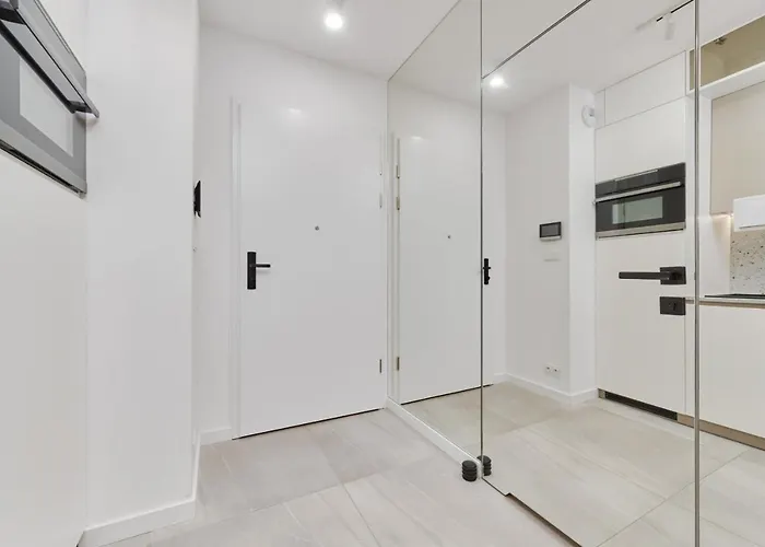 Cosy With Access To Gym And Area By Renters 아파트