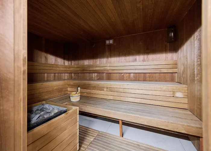 Cosy With Access To Gym And Area By Renters 아파트 *