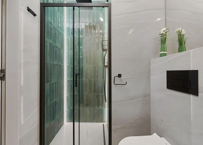 Cosy With Access To Gym And Area By Renters 아파트