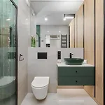Cosy With Access To Gym And Area By Renters *