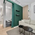 Cosy With Access To Gym And Area By Renters * 弗罗茨瓦夫
