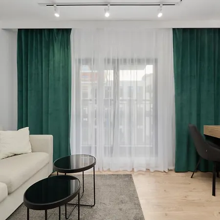 Cosy With Access To Gym And Area By Renters 브로츠와프