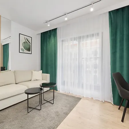 Cosy With Access To Gym And Area By Renters *