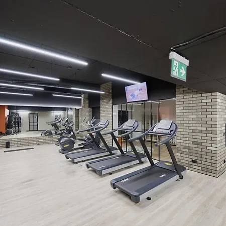 아파트 Cosy With Access To Gym And Area By Renters *