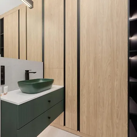 Cosy With Access To Gym And Area By Renters 아파트